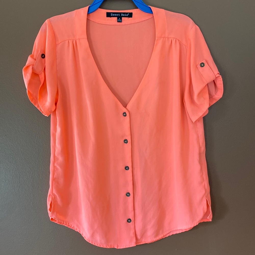 Sweet Rain ladies polyester blouse with button front in size small.